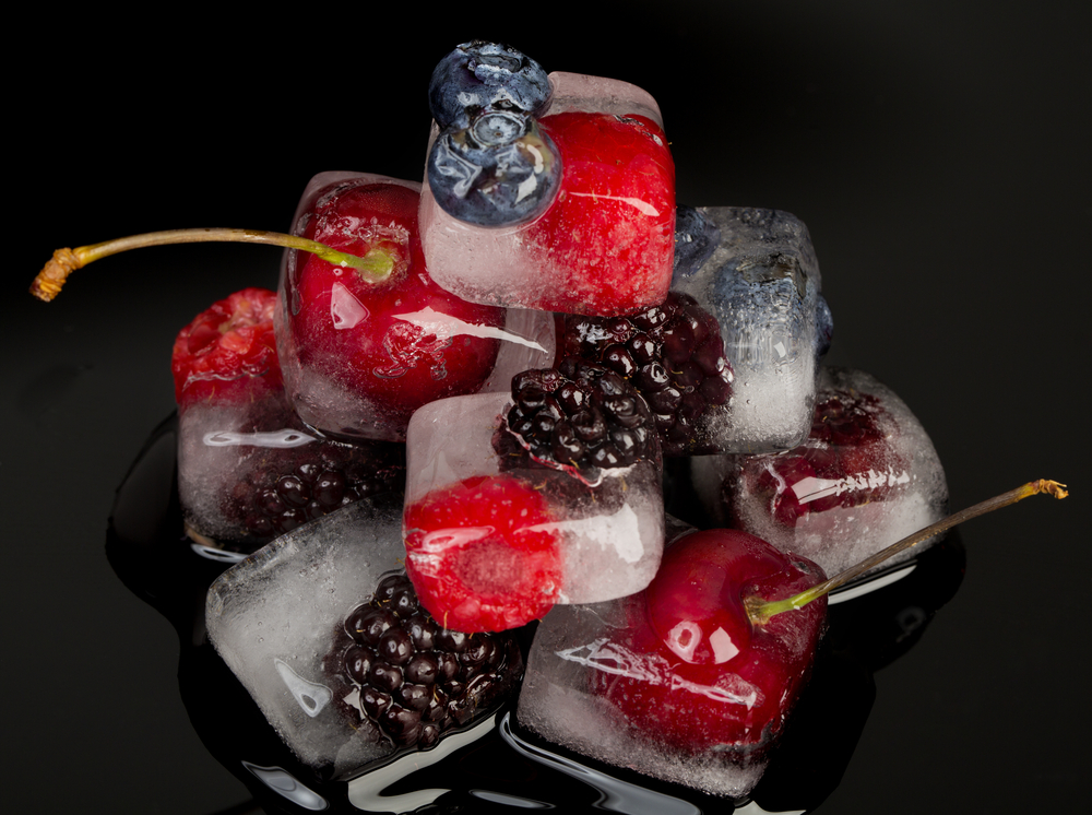 Cubetti ghiacciolini con frutta