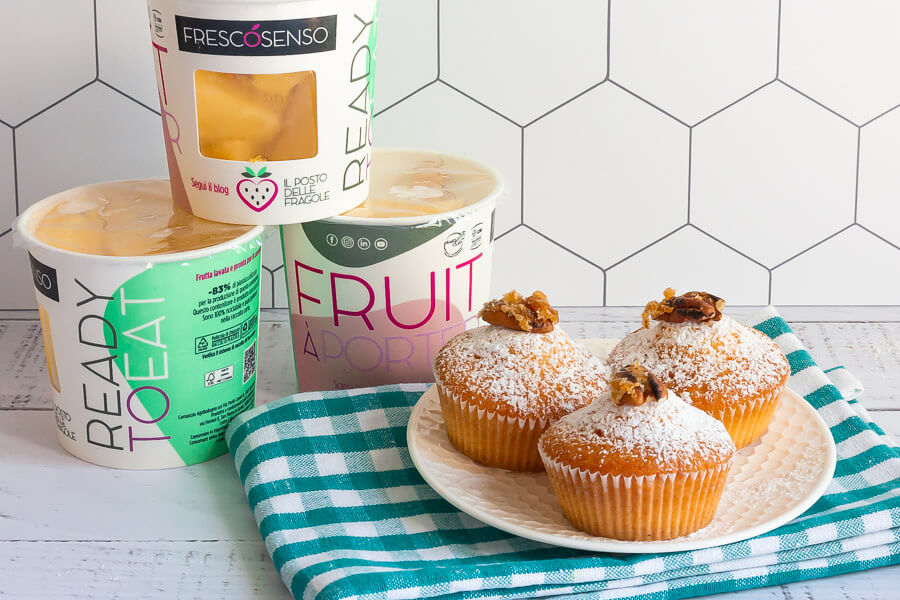 Muffin allo yogurt con ananas e noci caramellate