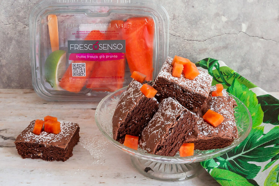Brownies al cioccolato fondente e papaya