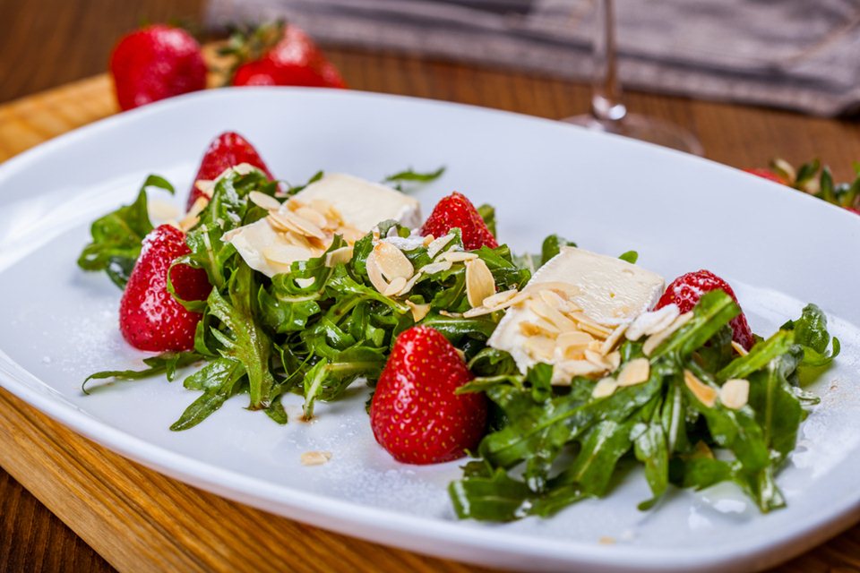 Freschezza di brie e fragole